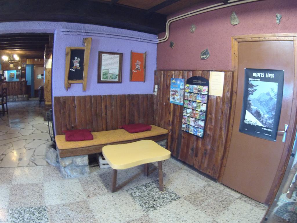 Boustigue Hotel Corps Exterior foto